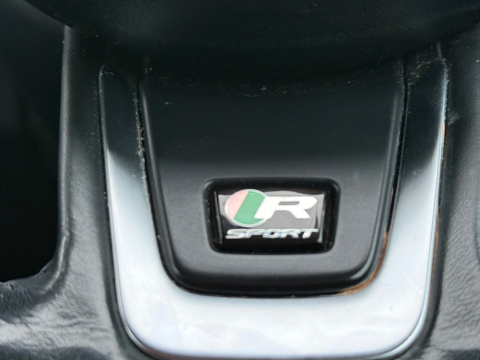 2017 Jaguar XF 2.0 D 163PS R-Sport Manual €10,990