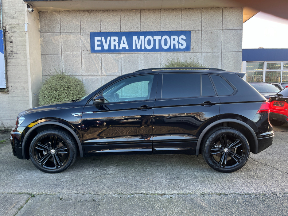 2020 Volkswagen Tiguan R-LINE 4MOTION AUTOMATIC 2.0 DIESEL //HIGH SPEC//360 PARKING CAMERAS//HEAD UP DISPLAY//HEATED FRONT AND REAR SEATS// €34,950