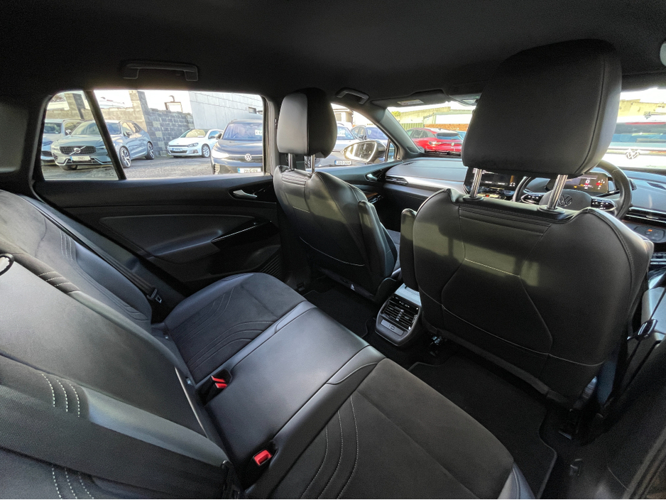 2022 Volkswagen ID.4 PRO 128 KW LIFE DX 77KWH 174BHP 5 €23,900