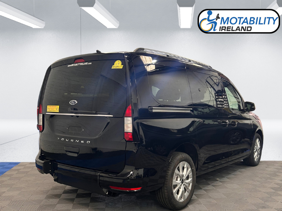 2026 Ford Tourneo Connect Titanium Spec Wheelchair Accessible €43,995