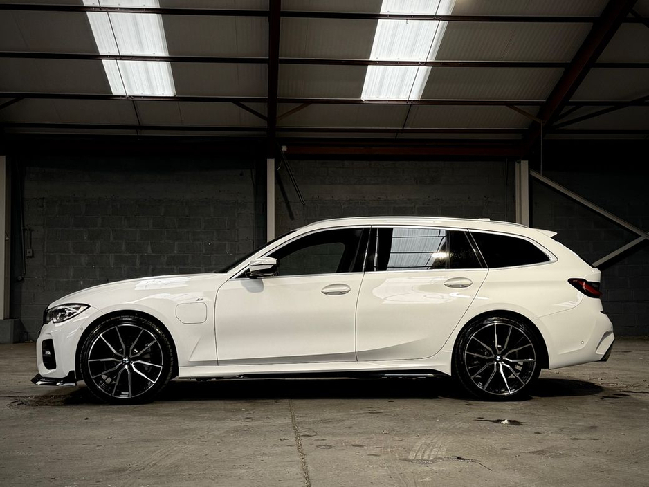 2021 BMW 3 Series 330E M-SPORT // 12 MONTH WARRANTY // SAME DAY FINANCE // FULLY KITTED €25,950