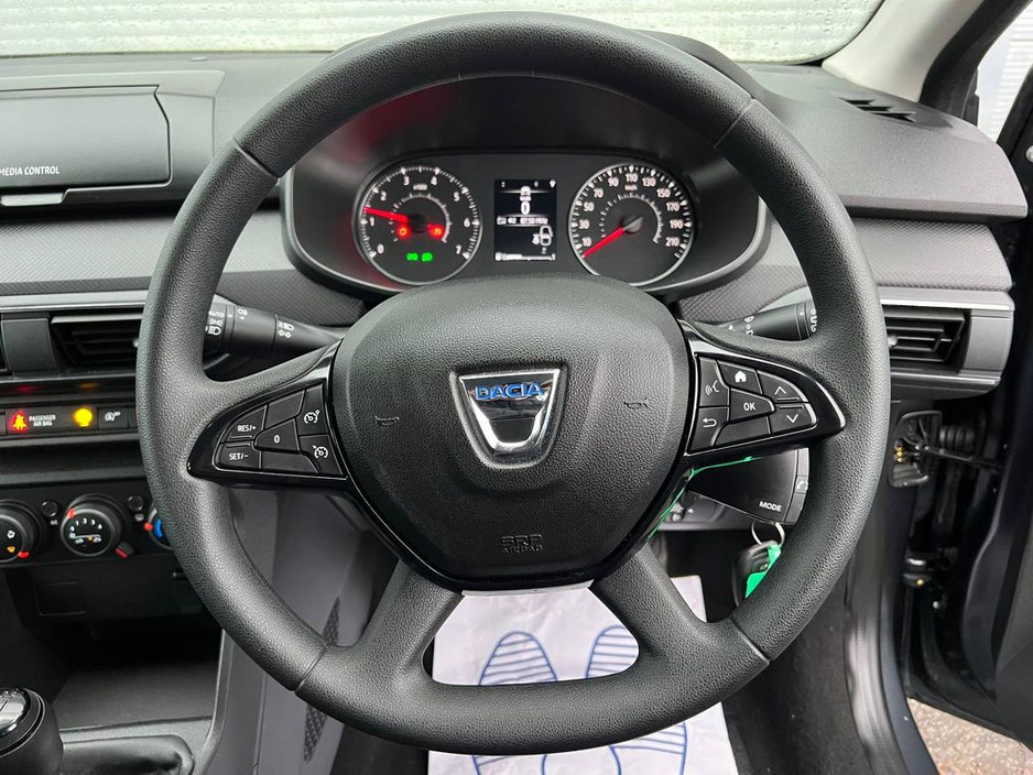 2023 Dacia Sandero ESSENTIAL 1.0 TCE // CRUISE CONTROL // AIR CONDITIONING // 2 KEYS €12,900