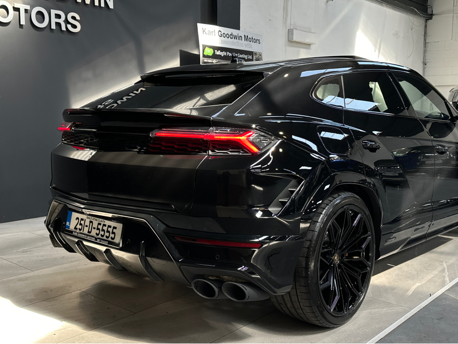 2025 Lamborghini Urus URUS S-E 4X4 V8 TWIN TURBO €359,950