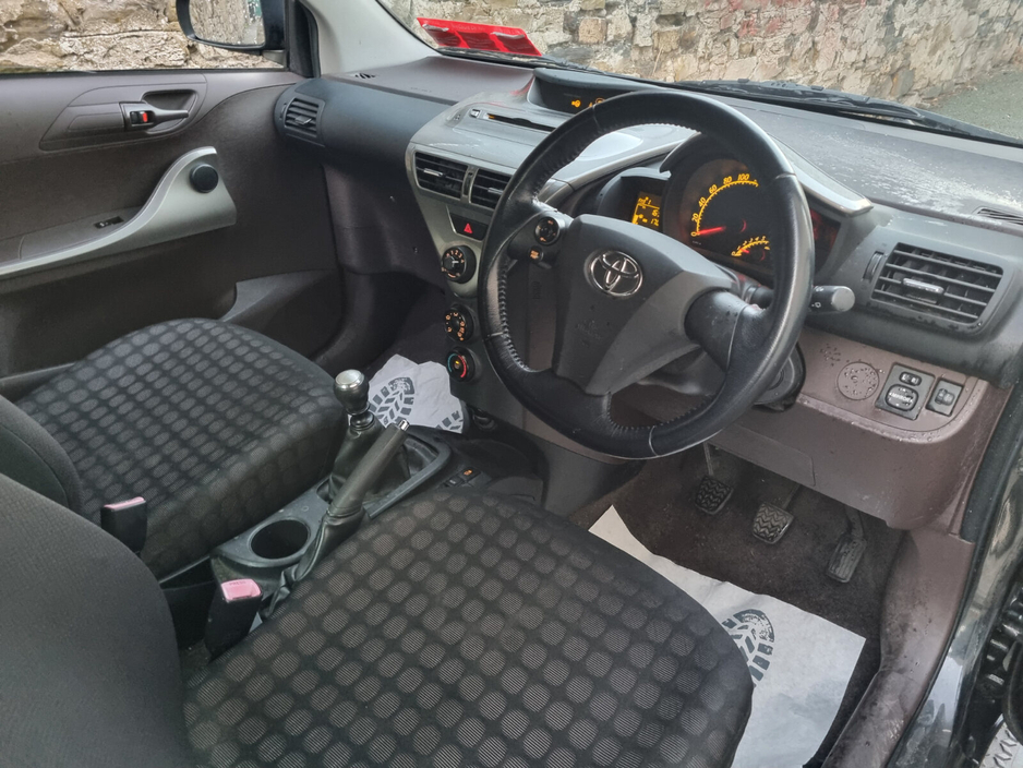 2010 Toyota iQ 1.0 VVT-I Strata 4 Seater €2,950