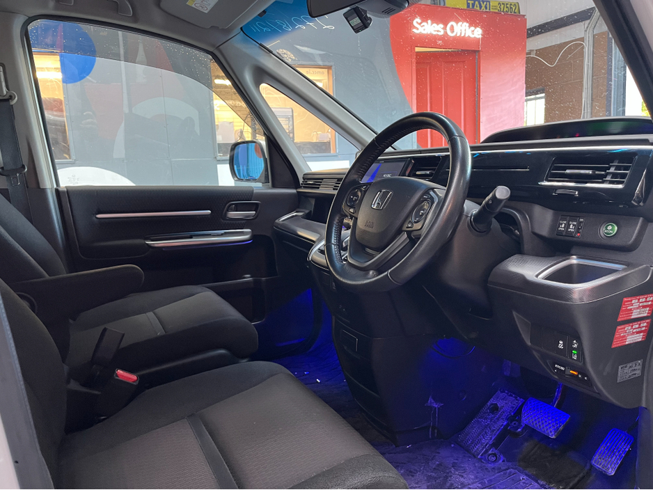 2021 Honda Stepwagon €30950! 2021 HONDA STEPWAGON 7 SEATER AUTOMATIC G SENSING 2.0 AUTOMATIC / REVERSE CAMERA / CRUISE CONTROL / AUTOMATIC DOORS €30,950