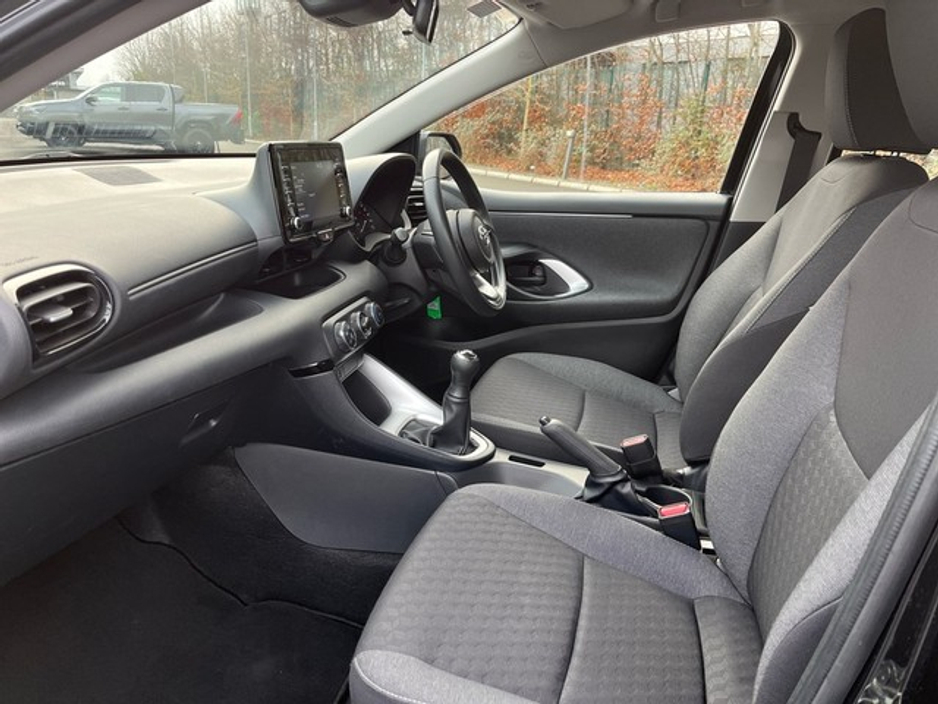 2022 Toyota Yaris 1.0 LUNA 4DR €18,450