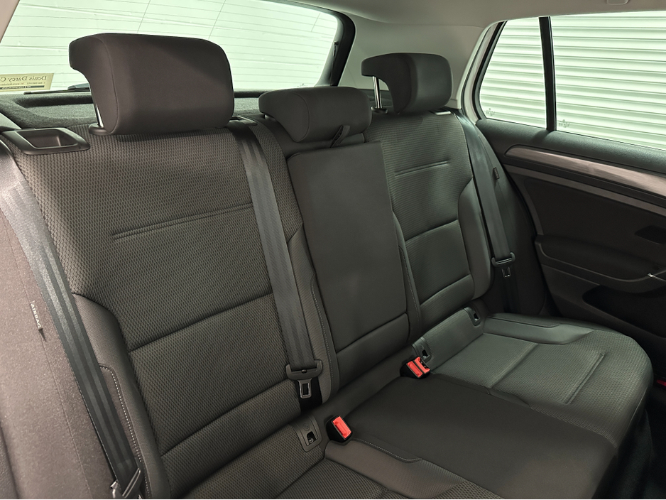 2020 Volkswagen Golf (201) GOLF 2.0TDI COMFORTLINE 150BHP DSG LOW KMS VW/AUDI SPECIALISTS WWW.DENISDARCYCARS.IE €24,950