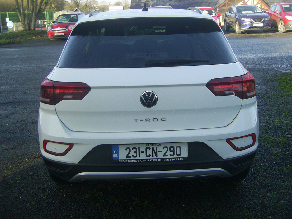 2023 Volkswagen T-Roc LIFE 2.0 TDI MANUAL 6SPEED FWD 1 116HP 5 €29,250