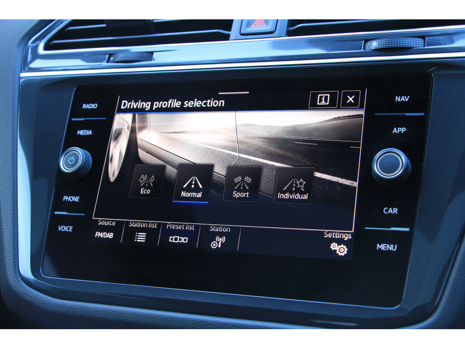 2022 Volkswagen Tiguan Allspace Black Edition R Line * Sunroof * 7 Seats €43,950