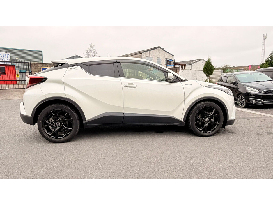 2019 Toyota C-HR 1.8 HYBRID LUNA €22,499