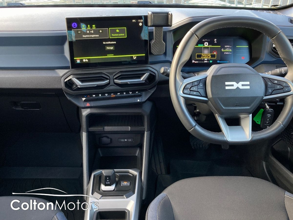 2025 Dacia Duster Expression 1.6 HEV €30,950