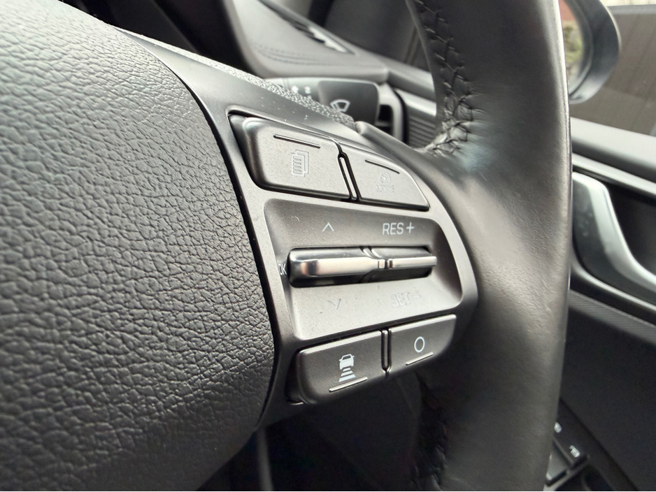 2022 Hyundai Ioniq PREMIUM EV//LOW MILEAGE//HYUNDAI SERVICE HISTORY//SIMI AND AA DEALER €15,900