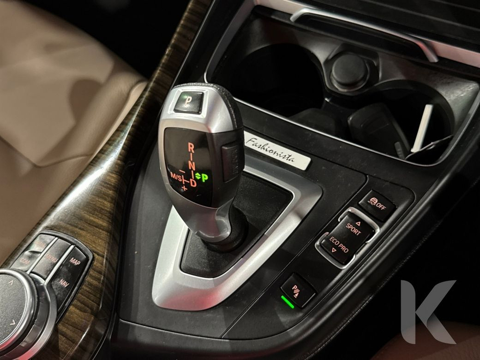 2019 BMW 1 Series 118I - BEIGE FULL LEATHER - FACTORY ALLOYS - HEATED SEATS €19,950