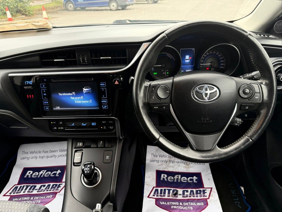 2018 Toyota Auris HEV Luna Sport *HUGE SAVINGS* €15,850