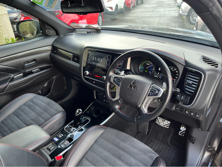 2021 Mitsubishi Outlander 4WD BLACK EDITION PLUG IN HYBRID 2.4 PETROL //HALF LEATHER HEATED SEATS AND STEERING WHEEL//REVERSE CAMERA//KEYLESS ENTRY//ADAPTIVE CRUISE CONTROL// €27,950