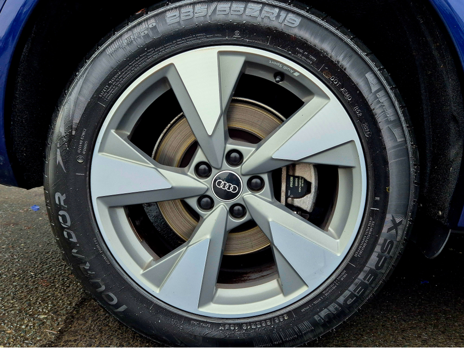 2021 Audi Q5 40 TDI S-TRONIC SE LAUNCH €39,995