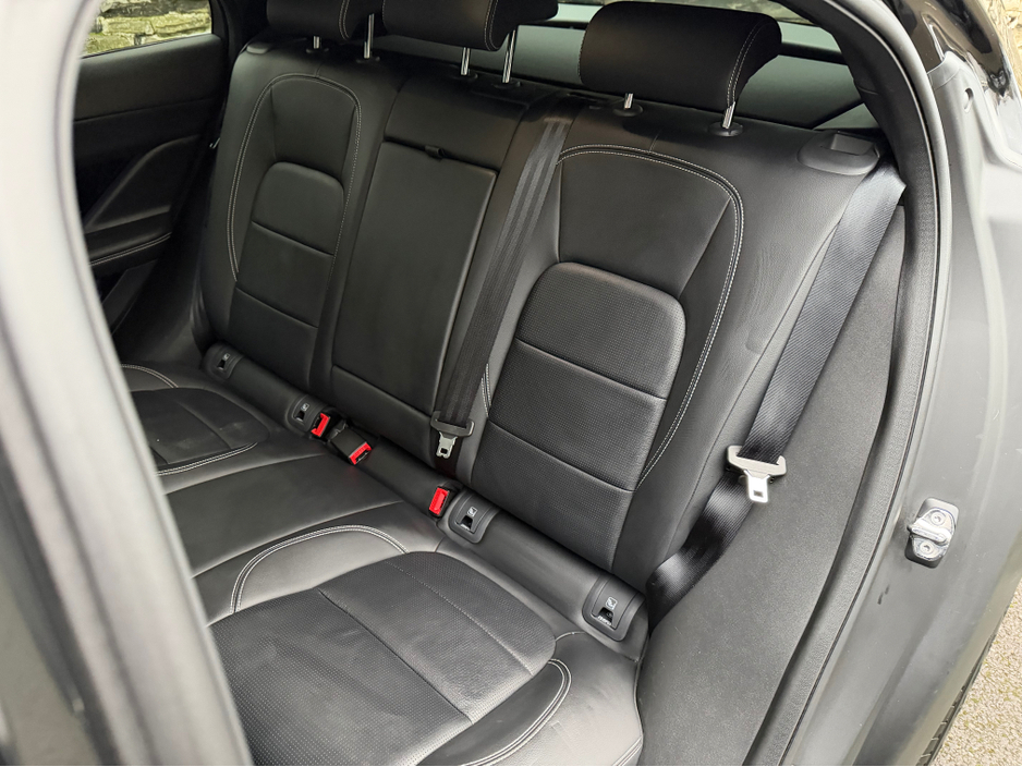 2024 Jaguar I-Pace R-DYNAMIC EV400 BLACK EDITION//IMMACULATE THROUGHOUT//PANORAMIC ROOF//SIMI AND AA DEALER €41,950