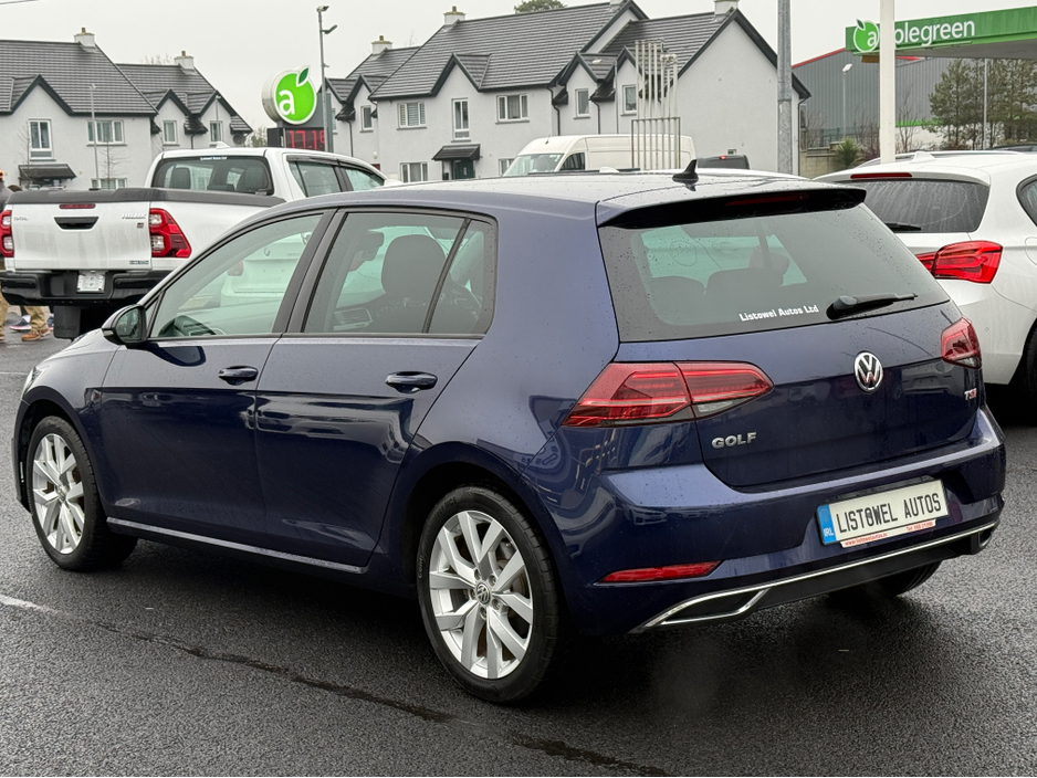 2017 Volkswagen Golf COMFORTLINE 1.2 AUTOMATIC * REAR VIEW CAMERA, AUTO LIGHTS, ADAPTIVE CRUISE CONTROL, POWERED FOLDING HEATED MIRRORS, LUMBAR SUPPORT, 2 KEYS, TOUCH SCREEN RADIO, MULTIFUNCTION STEERING WHEEL* €17,950