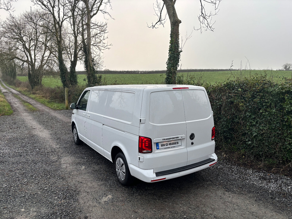2021 Volkswagen Transporter  €19,998