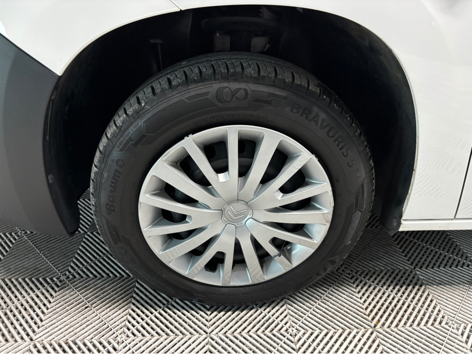 2020 Citroen Berlingo LX 1.5 BLUEHD S&S 650 €9,950