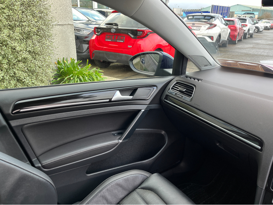2020 Volkswagen Golf HIGHLINE MEISTER AUTOMATIC 1.4 PETROL //ONLY 7576 MILES//MASSIVE SPEC//DYNAUDIO SOUND SYSTEM//HEATED LEATHER SEATS//ELECTRIC DRIVERS SEAT//KEYLESS ENTRY// €24,950