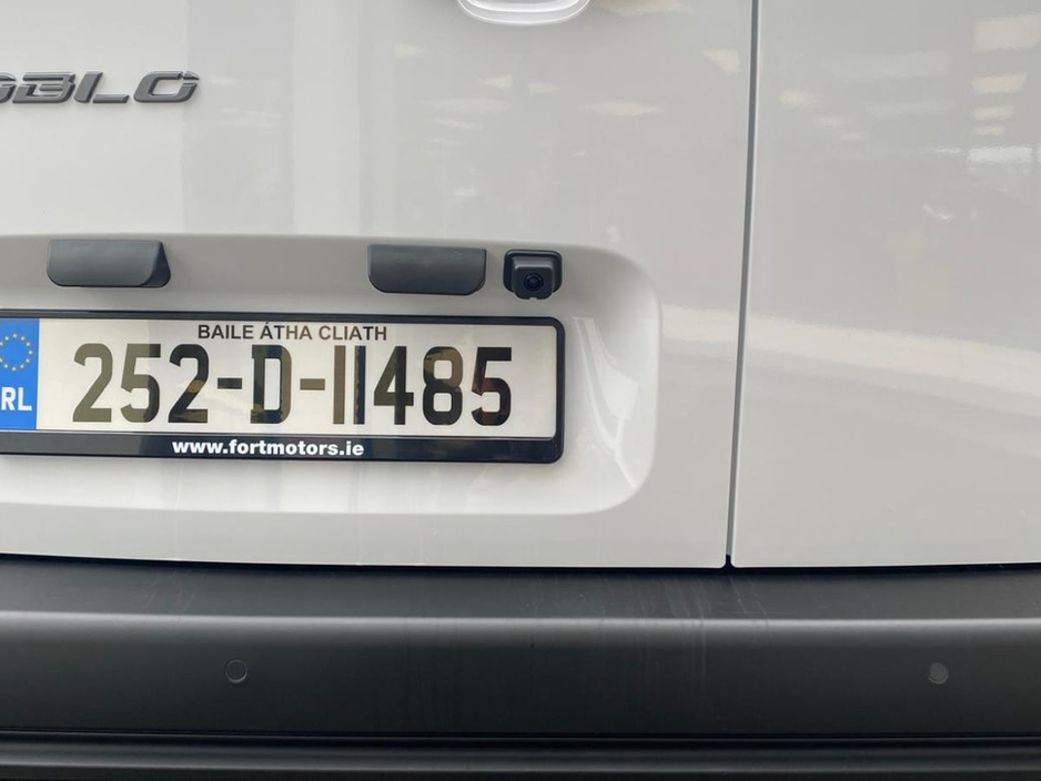 2025 Fiat Doblo SWB 1 5 100HP 650KG 4DR €21,495