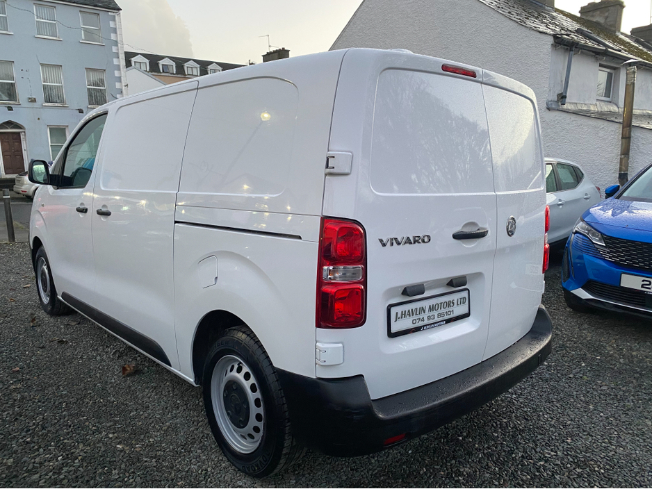 2020 Opel Vivaro 2700 Edition  L1H1 120 €11,495