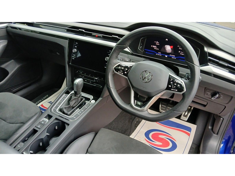 2025 Volkswagen Arteon 2.0TDI D7F 150HP R-LINE SHOOTING BRAKE, LAPIZ BLUE. €54,950