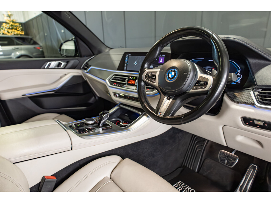 2022 BMW X5 xDrive45e M Sport €61,950