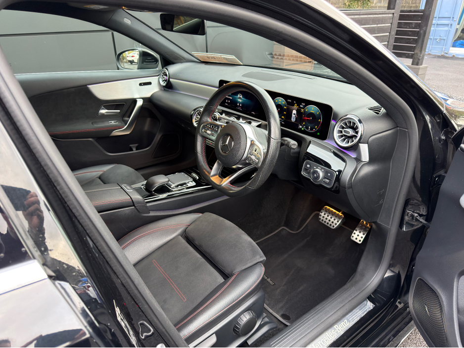 2019 Mercedes-Benz A Class A200d - AMG Premium + Low mileage €24,890