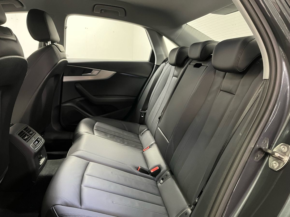 2023 Audi A4 SE 35TDI 163HP - Reversing Camera - Climate Control - Heated Seats - Cruise Control - Auto/Lights/Wipers - Apple CarPlay/Android Auto €37,950