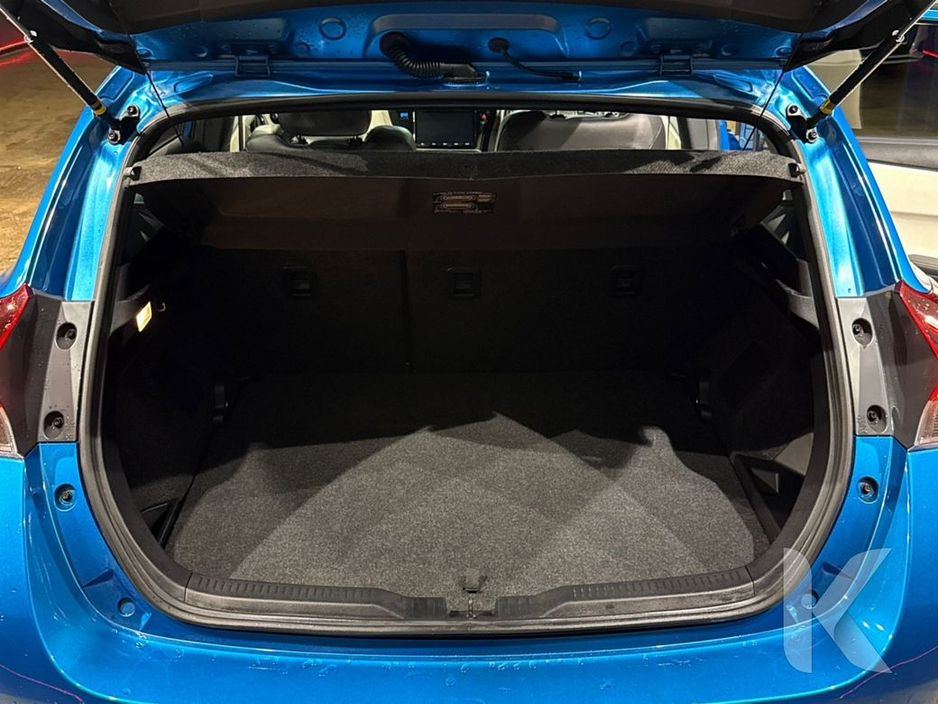 2016 Toyota Auris HYBRID G PACKAGE - BEIGE/BLACK FULL LEATHER INTERIOR - FACTORY ALLOYS - REVERSE CAMERA €13,950