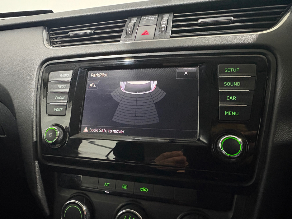 2016 Skoda Octavia 1.6 TDI 11 110HP 4DR COMBI AMBITION €9,950