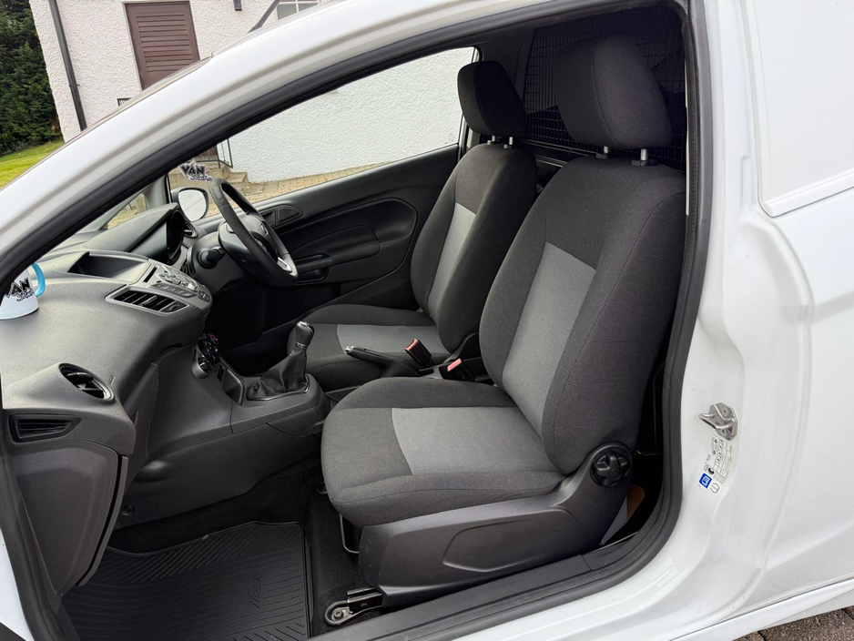 2017 Ford Fiesta 1.5tdci Sport €9,250