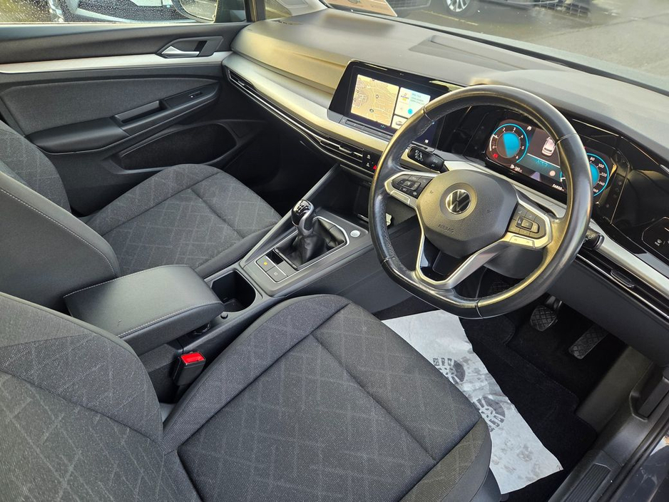 2022 Volkswagen Golf LIFE TDI €26,950