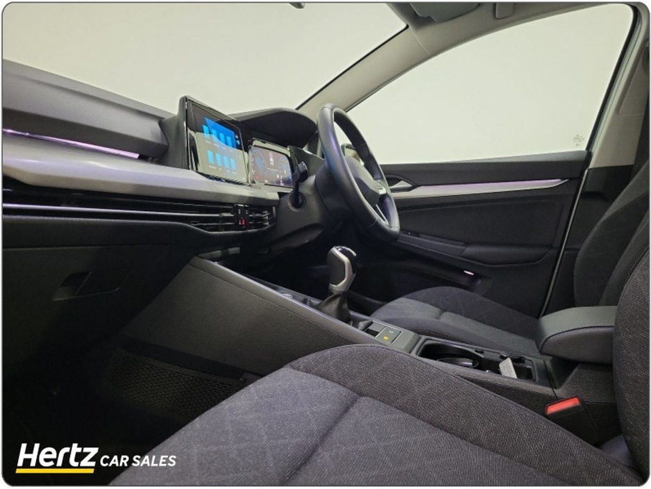 2024 Volkswagen Golf LIFE 110HP Petrol Manual €24,995