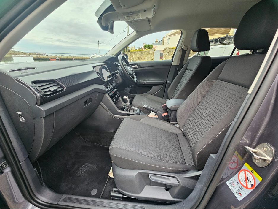 2023 Volkswagen T-Cross LIFE 1.0 TSI D7F 110HP €23,950