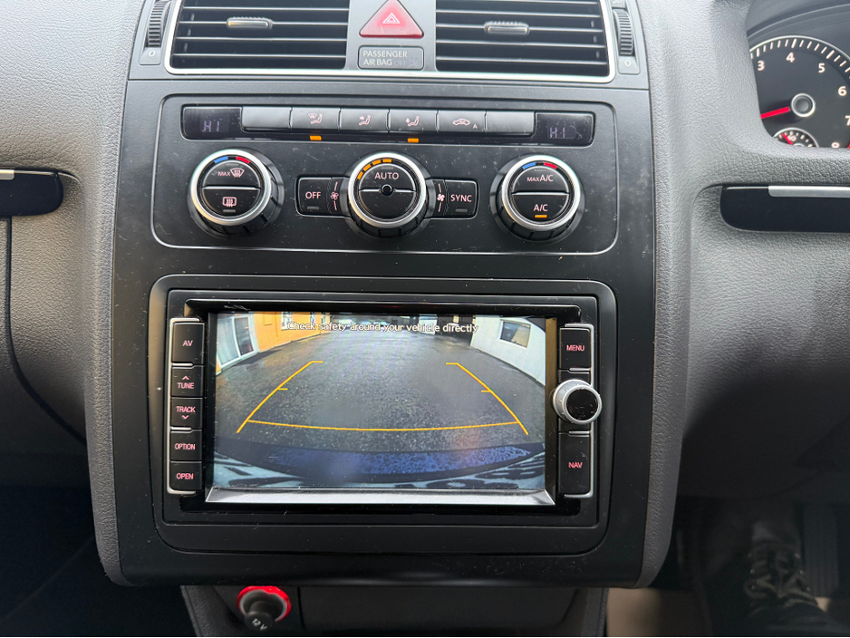 2015 Volkswagen Touran 1.4TSI HIGHLINE AUTOMATIC DBA-1TCTH €14,950