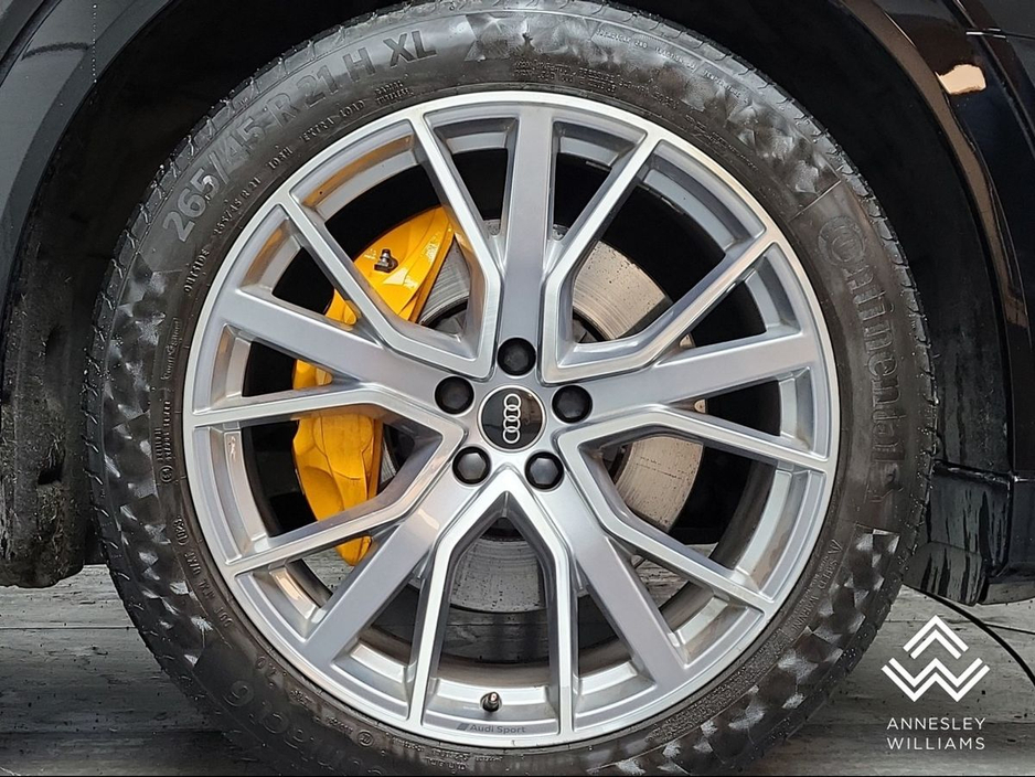 2022 Audi e-tron 55 quattro S Line €41,950