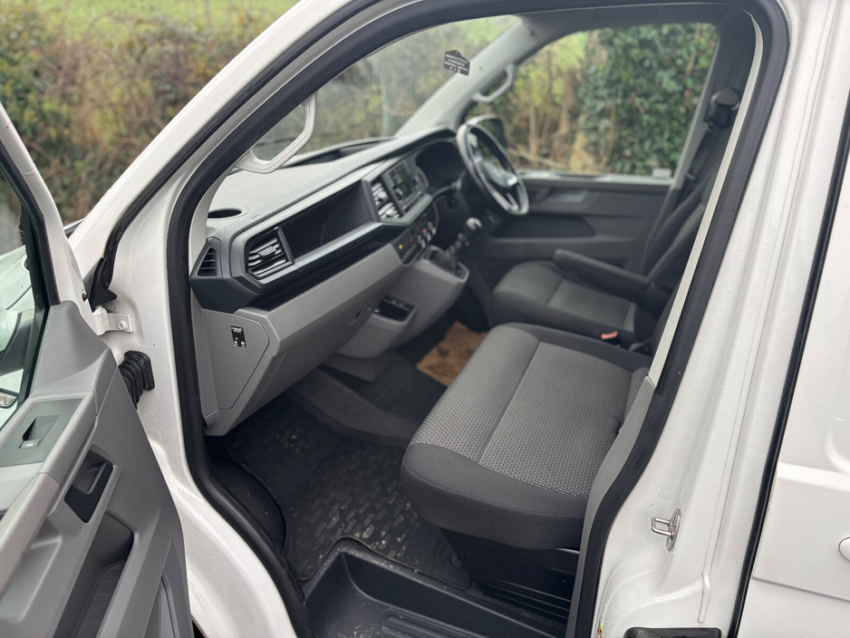 2021 Volkswagen Transporter  €19,998