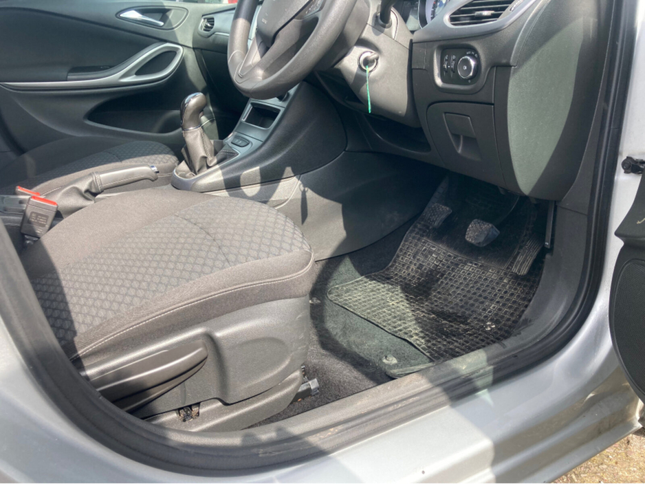 2019 Opel Astra 1.0 petrol 5 door hatchback €12,750