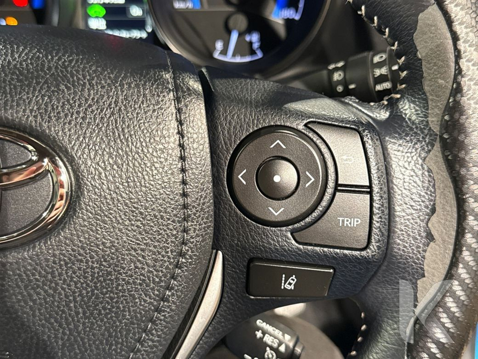 2016 Toyota Auris HYBRID G PACKAGE - BEIGE/BLACK FULL LEATHER INTERIOR - FACTORY ALLOYS - REVERSE CAMERA €13,950