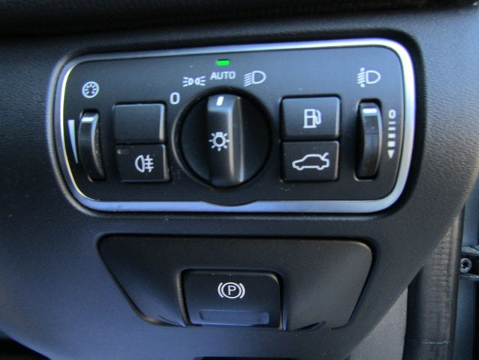 2016 Volvo XC60 2.0 D4 R-design NAV 190BHP 5DR €15,950