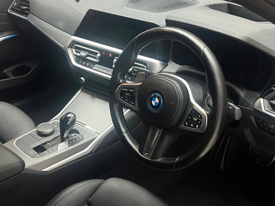 2022 BMW 3 Series 330E M SPORT €27,990