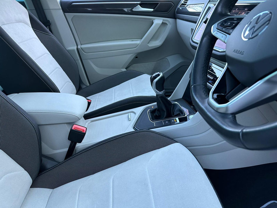 2023 Volkswagen Tiguan ELEGANCE 2.0 TDI 150HP NAV SKY VIEW €37,950