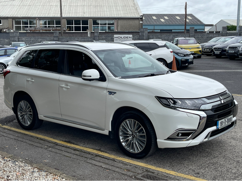 2019 Mitsubishi Outlander 4H PHEV CVT...FINANCE AVAILABLE...WARRANTY INCLUDED €17,900