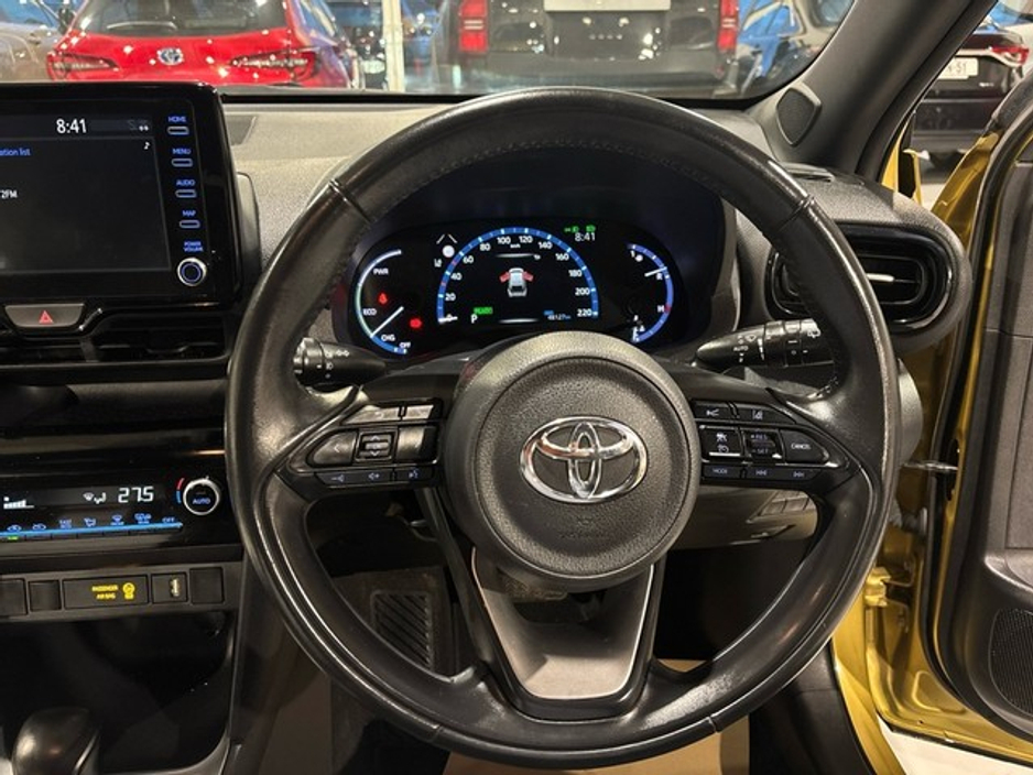 2023 Toyota Yaris Cross LUNA SPORT BI-TONE HYBRID AUTO €28,950