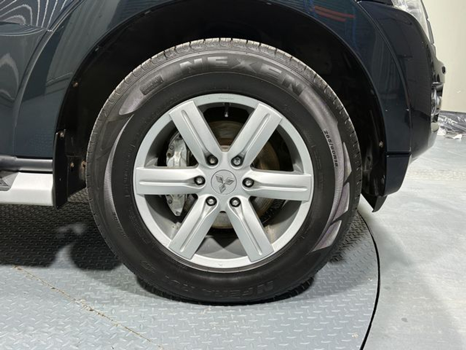 2017 Mitsubishi Pajero 3.2 DiD LWB 2 Seater N1 Commercial €27,500