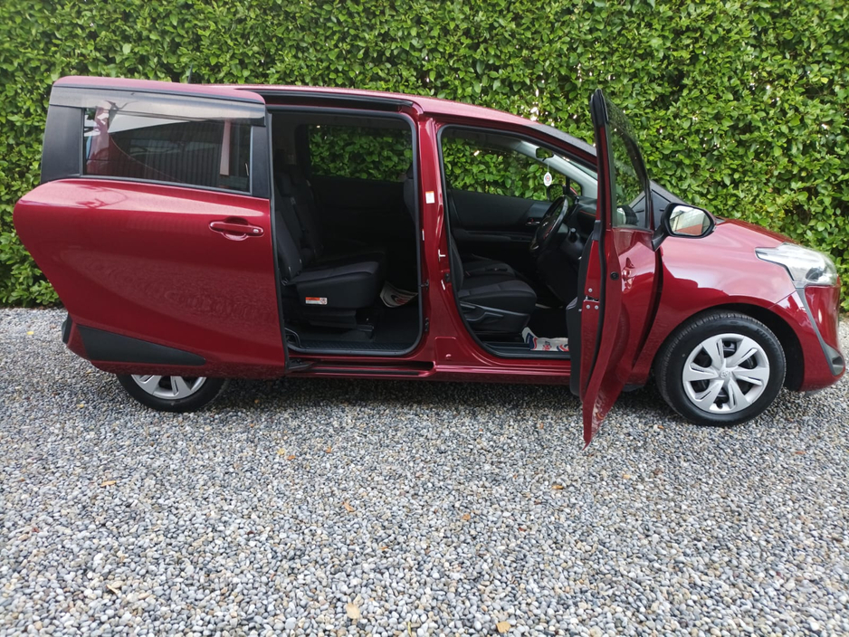 2019 Toyota Sienta 1.5 PETROL 5 SEATS RELIABLE AND ECONOMICAL JUST FULLY SERVICED 4 NEW TYRES 2 YEARS NCT 1 YEAR ROAD TAX REVERSE CAMERA PARK DISTANCE ASSIST TOUCH SCREEN RADIO WITH APPLE CAR PLAY + ANDROID AUTO €17,850