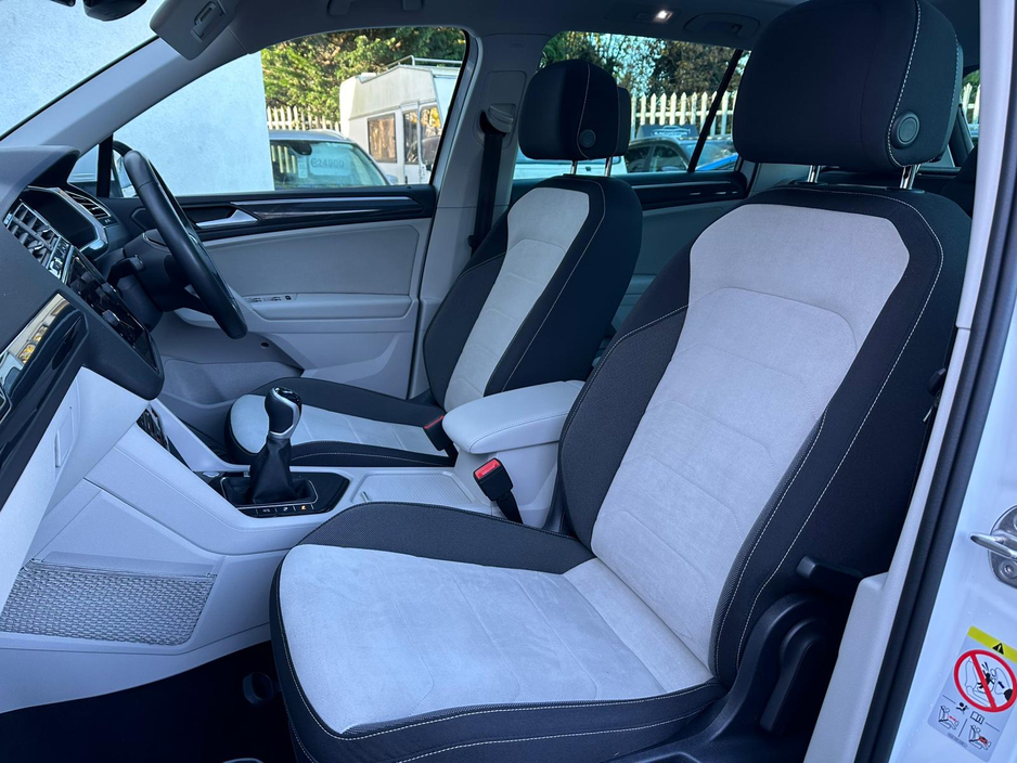 2023 Volkswagen Tiguan ELEGANCE 2.0 TDI 150HP NAV SKY VIEW €37,950